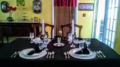 Black dining look (1)