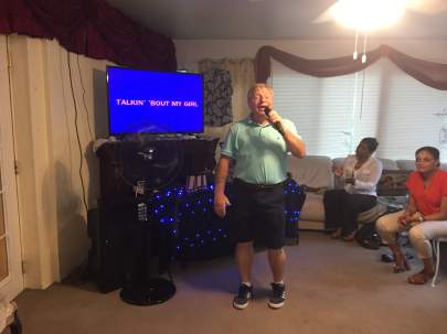 Dougie Karaoke a Reglular